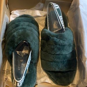 BRAND NEW, never worn! Ugg fluff yeah slide